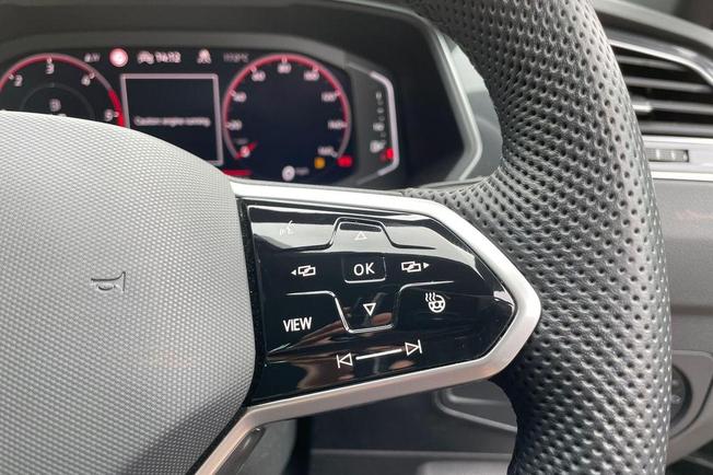VOLKSWAGEN Tiguan Photo 23