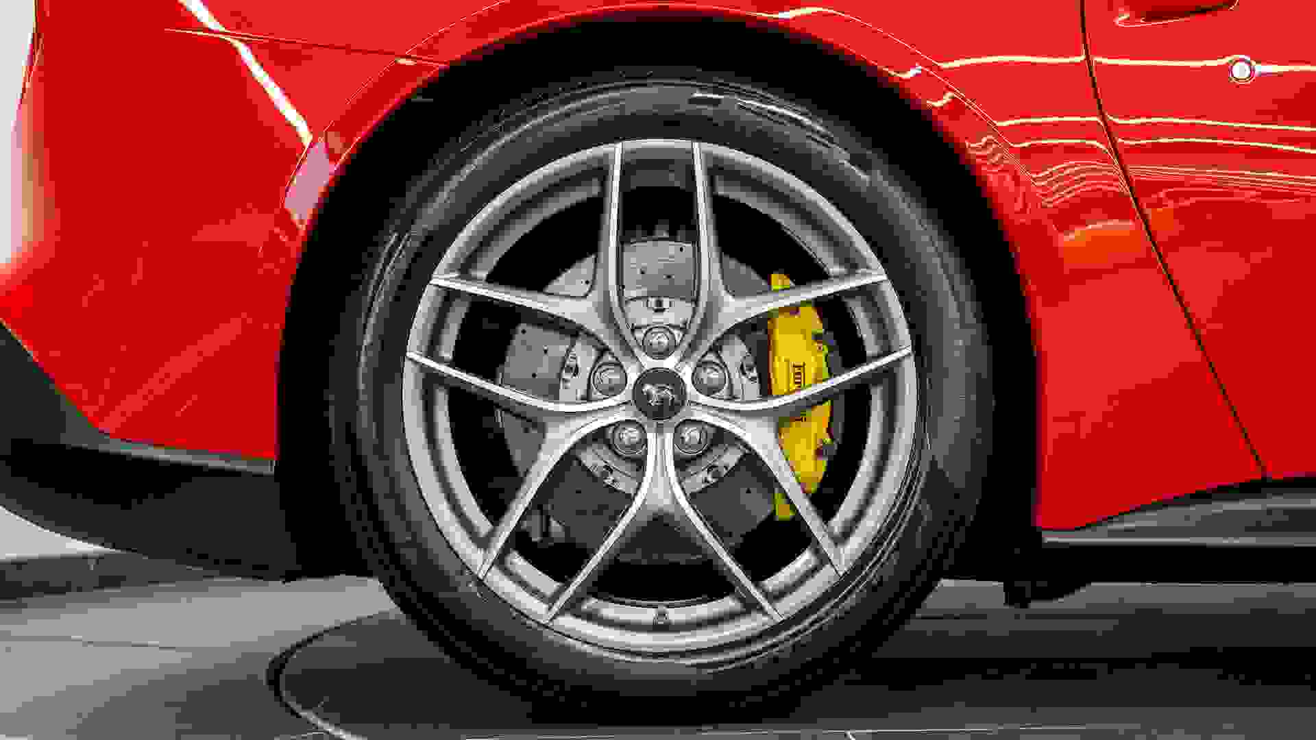 Ferrari F12 Photo 3532382b-7de0-4919-88e8-bdc4e6fef000.jpg