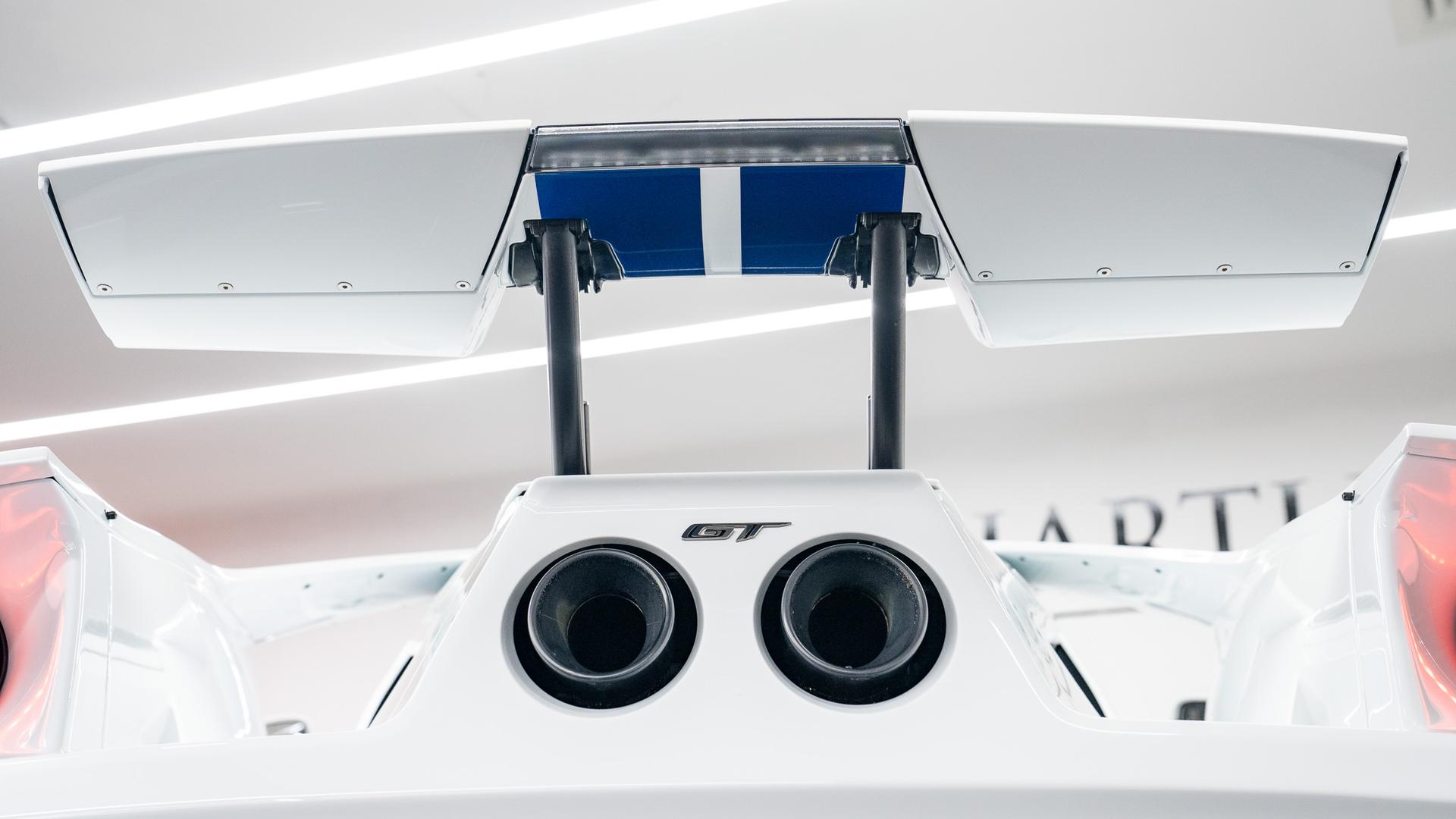 Ford GT Photo 353eb4b3-8b43-4581-ac93-2ddb4604a645.jpg