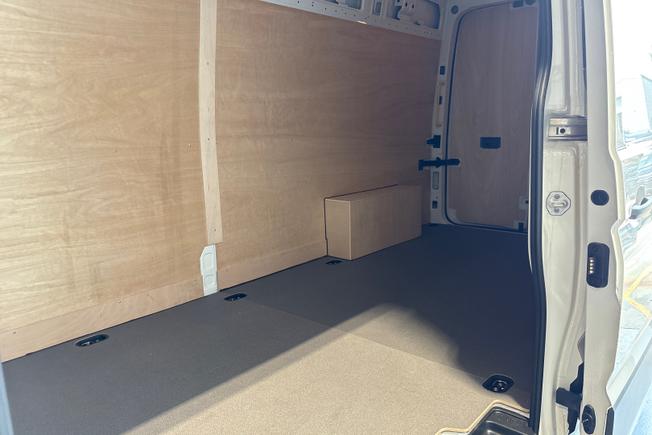 VOLKSWAGEN Crafter Photo 9
