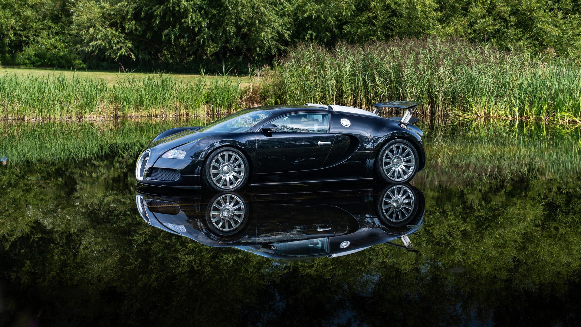 Bugatti Veyron Photo 359b8e24-d6f3-44ec-bfc1-bcb7e8f5767d.jpg
