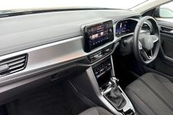 Volkswagen T-Roc Photo 2