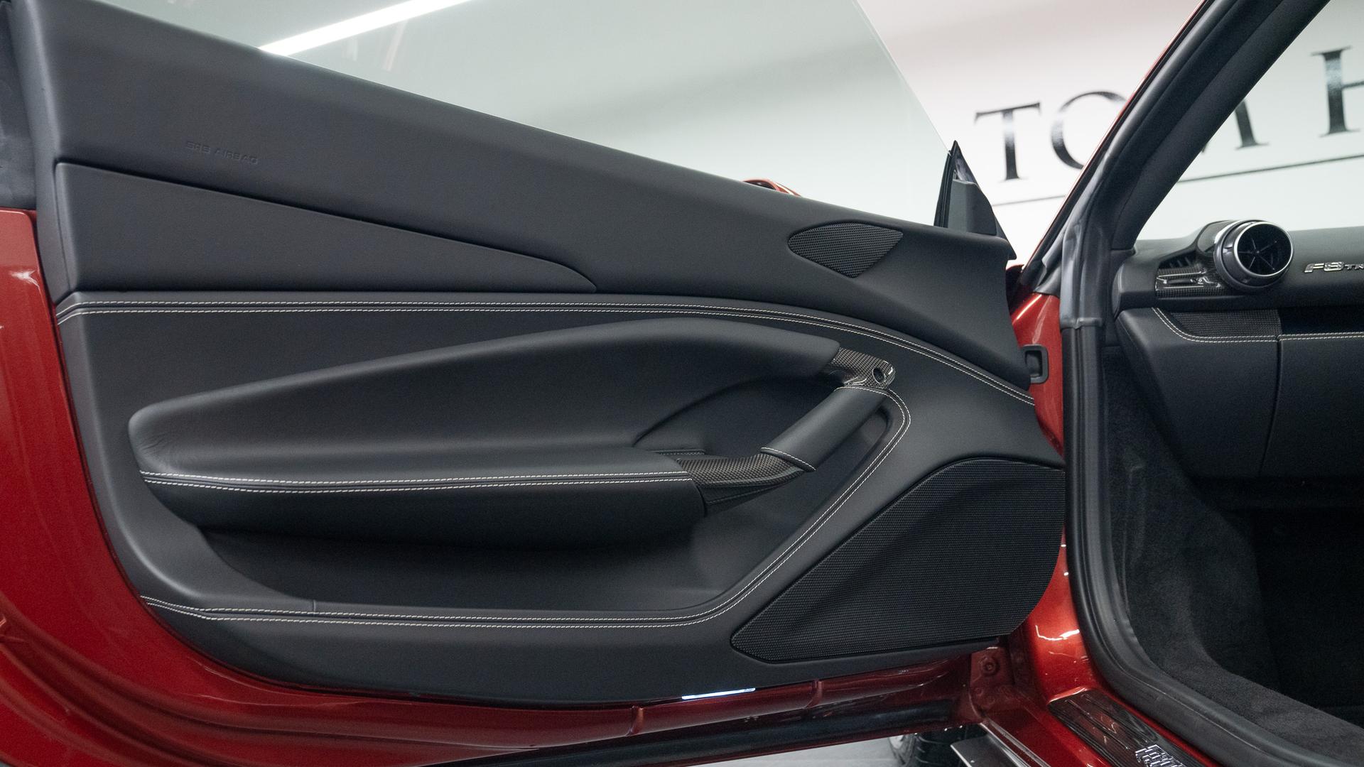Ferrari F8 Photo 35cabba1-c267-4b05-9a6d-4827452a6ce8.jpg