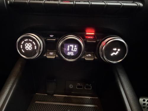 Renault Captur Photo 35ddf9ce-1d41-42a4-9705-fc33d55110d8.jpeg