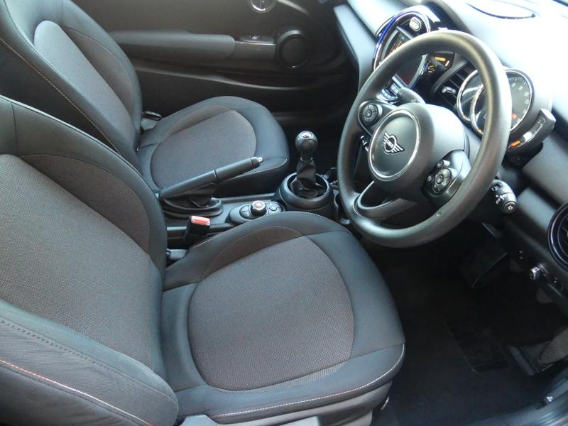 MINI Hatch Photo 35e8c3fe-be25-4268-a10b-9b2d18bbf336.jpg
