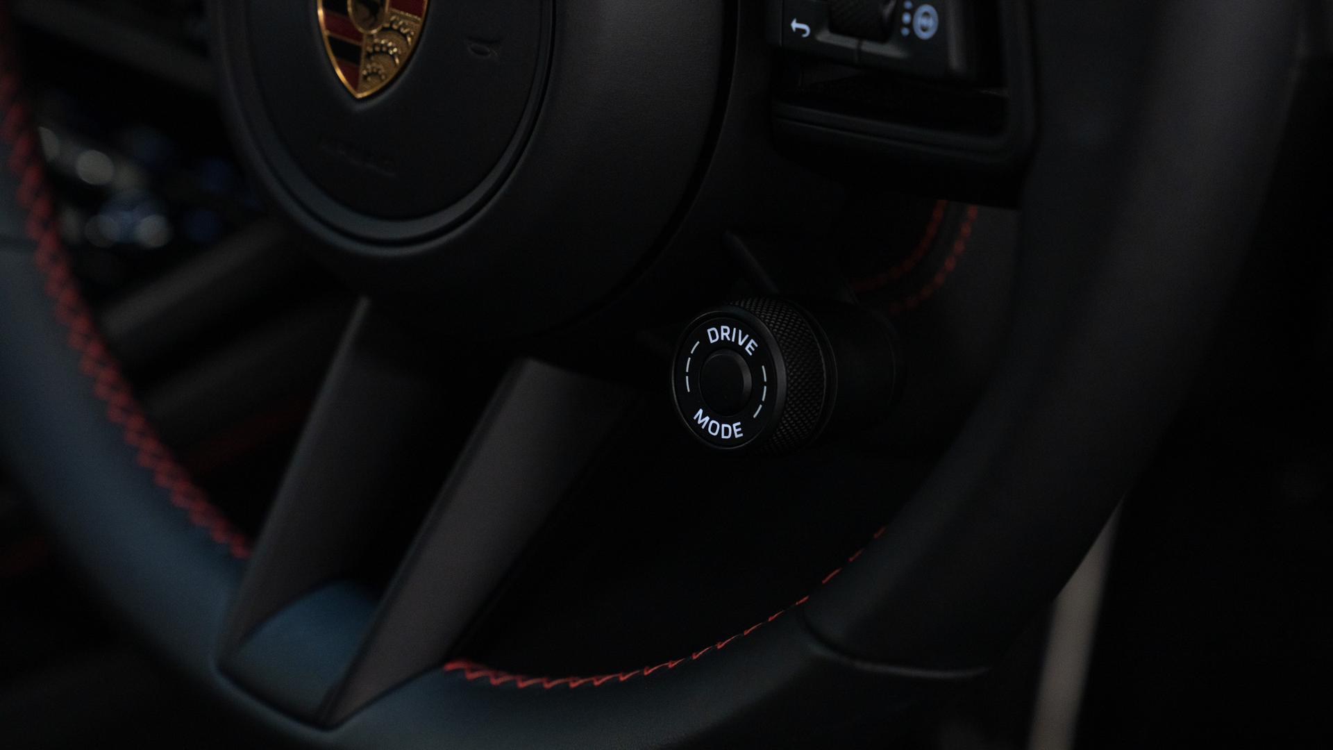 Porsche 911 Photo 35f70f7e-ff59-4ef3-bab6-66923bc0159f.jpg