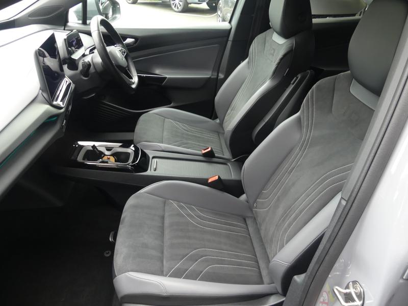 Volkswagen ID.4 Photo 3603eb6e-4cfd-4665-bd88-b174df51b80b.jpg