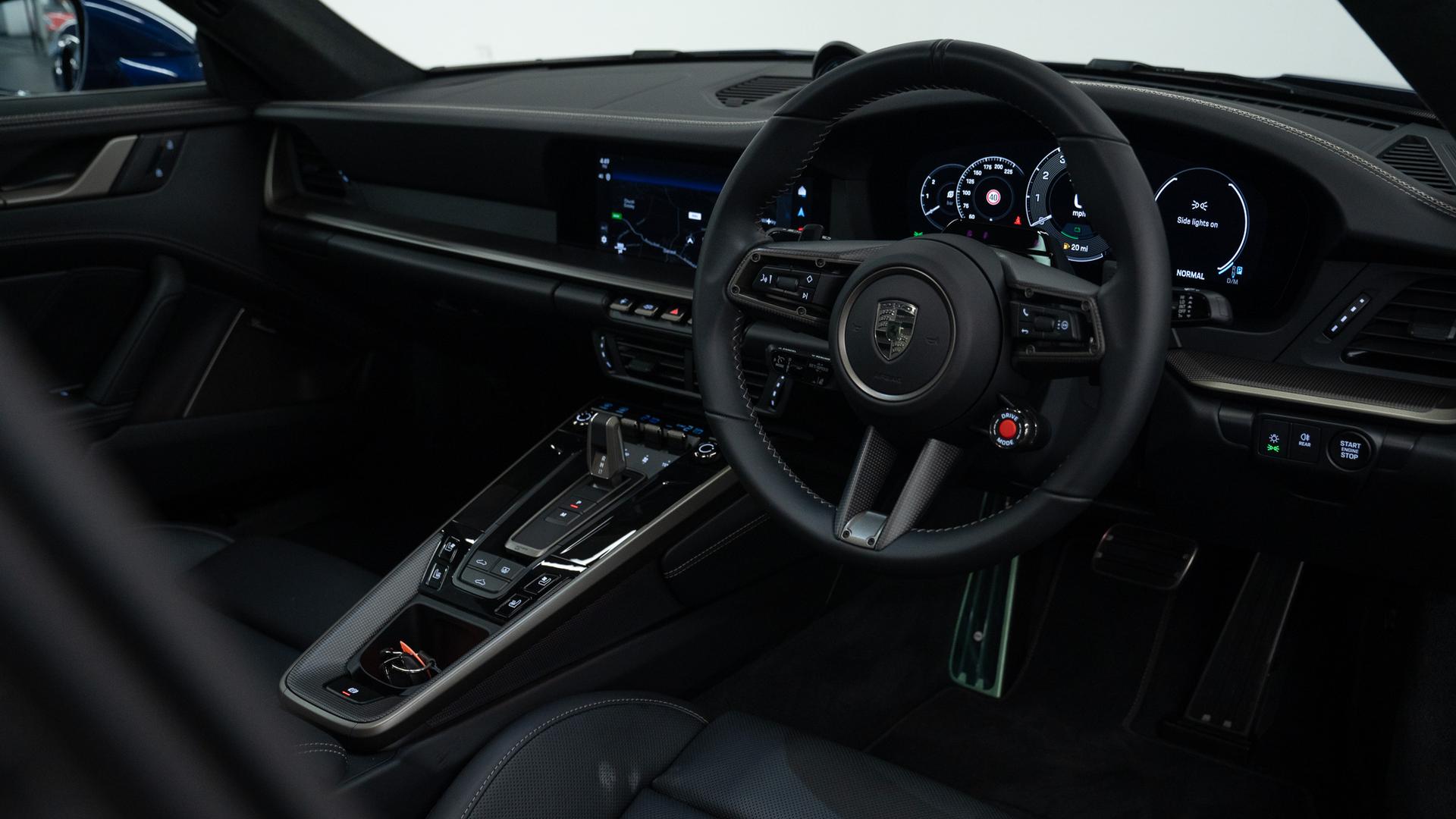 Porsche 911 Photo 3604f2f8-e6e4-47b3-84b9-64650e7c8215.jpg