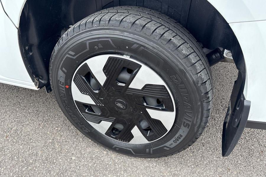 Ford E-TRANSIT CUSTOM Photo 360769f3-648b-45aa-bebd-64afcd9d283f.jpg