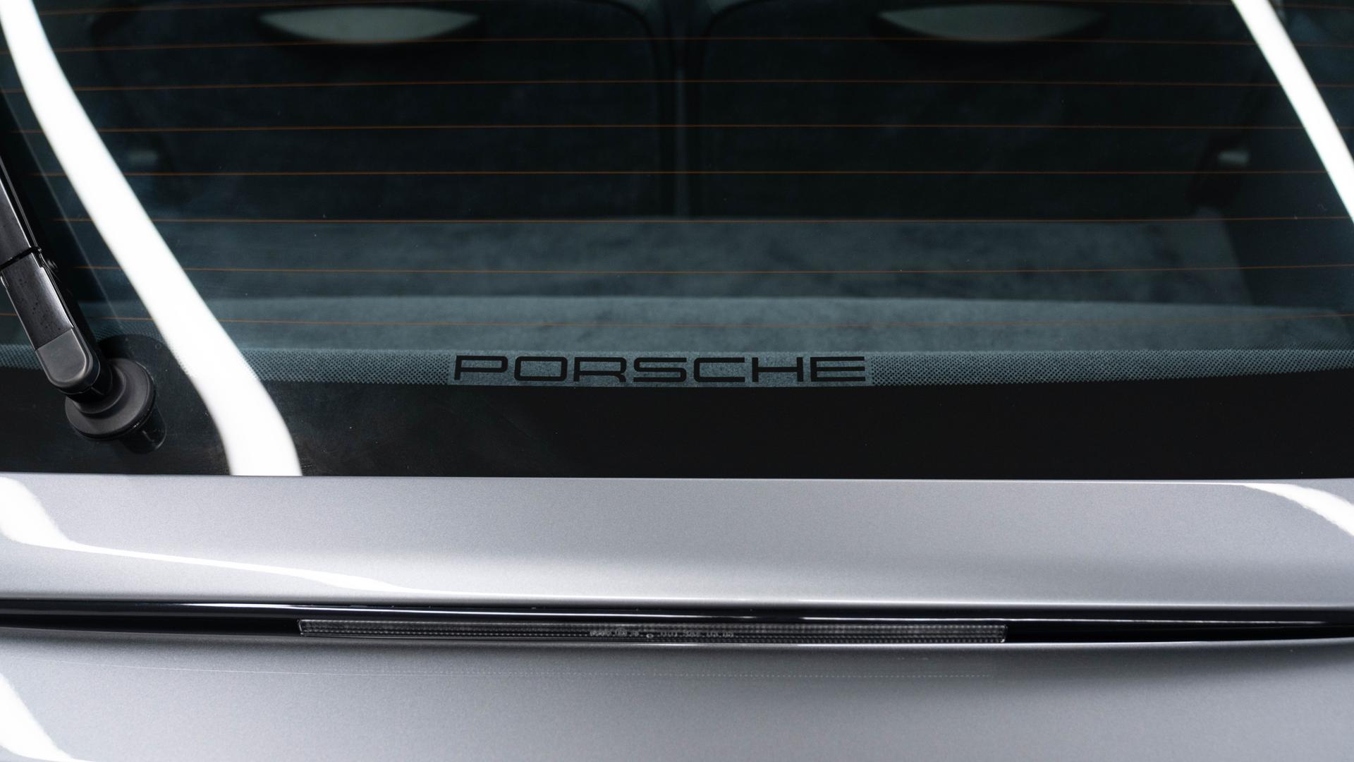 Porsche 911 Photo 3610e07d-8ef1-4b1c-8a99-5bd48f5e1809.jpg