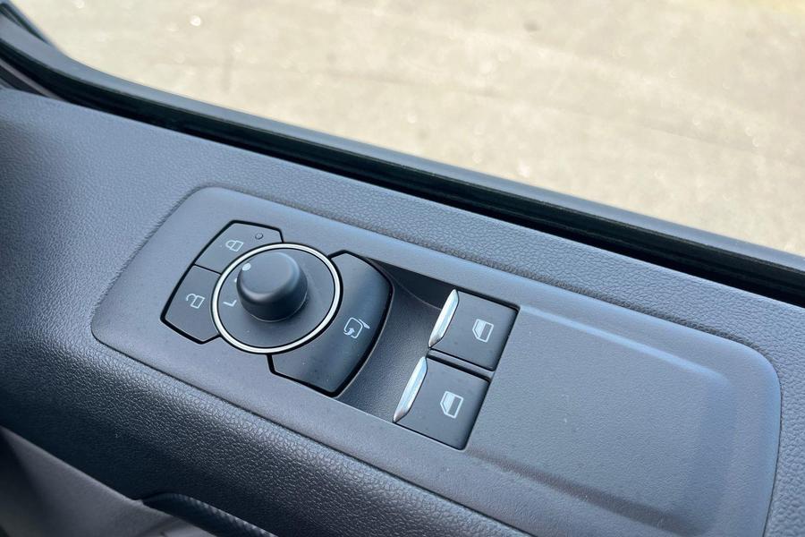 Ford TRANSIT CUSTOM Photo 3619d7e1-1597-45ff-ab9b-19babfff5075.jpg