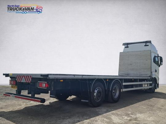 Iveco S-WAY Photo