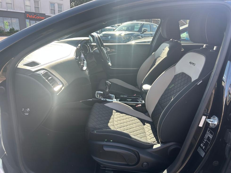 Kia ProCeed Photo 36501ef7-dbcc-4ac4-b037-73bdd8868f4e.jpeg