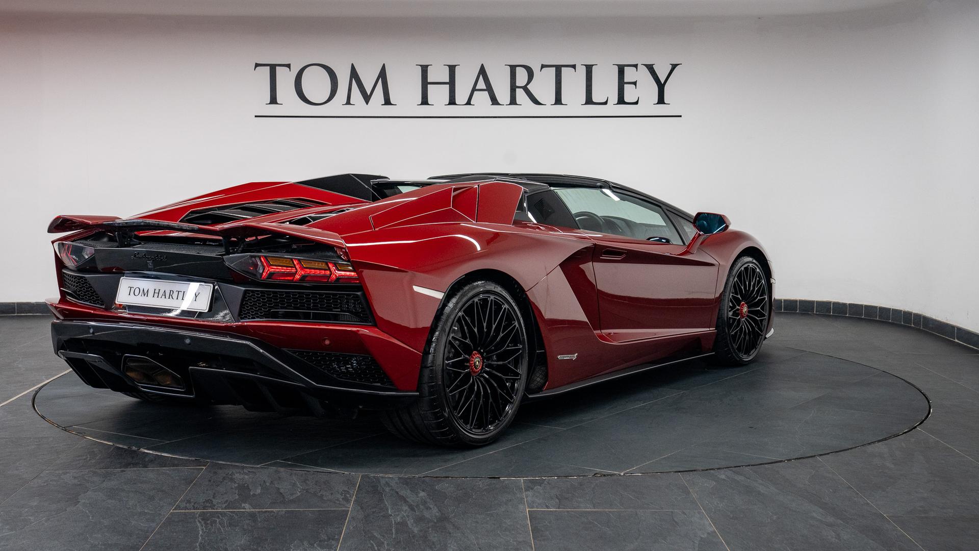LAMBORGHINI Aventador Photo 36563fce-5e2b-424f-ab11-e1c524577f0d.jpg