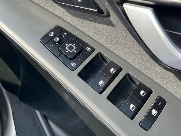 Kia Niro Photo 36590c0b-7cc2-4296-a166-e25340656e18.jpg