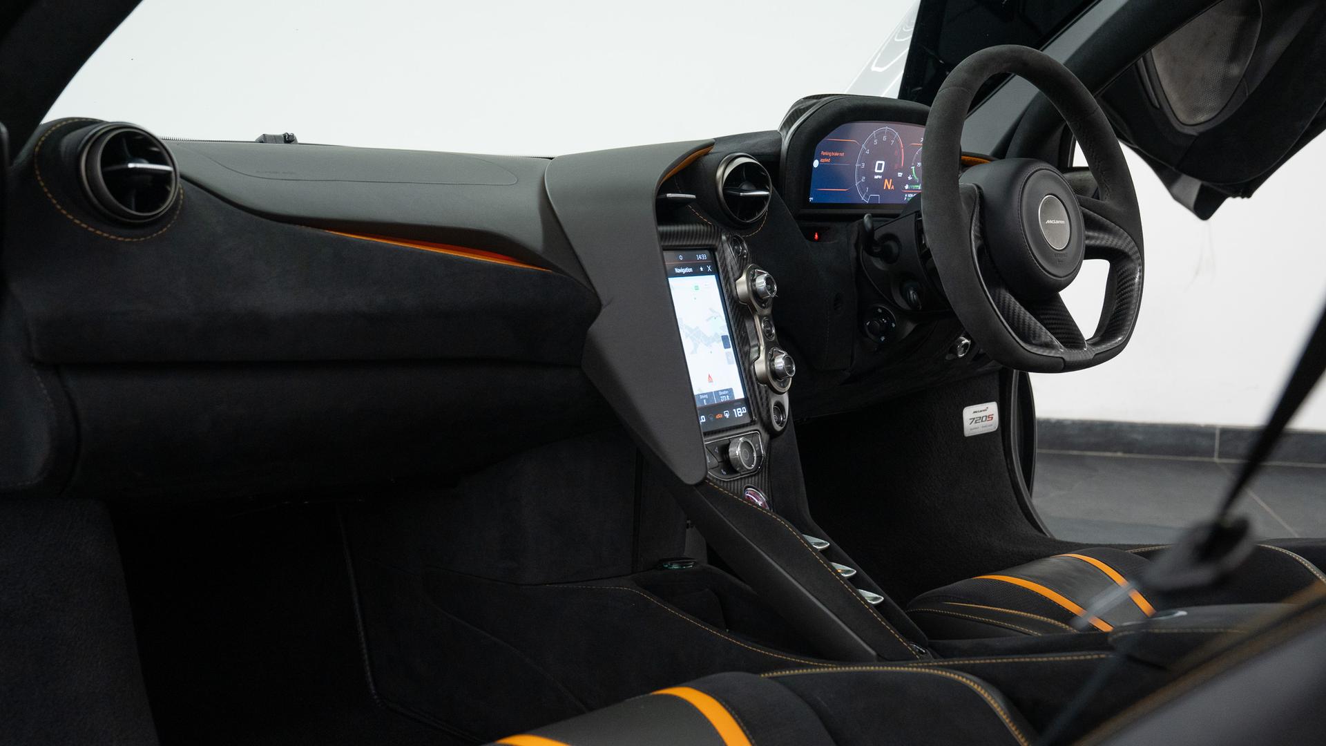 McLaren 720S Photo 365b9bee-a480-44d9-b6e6-967fd0c7c7ec.jpg