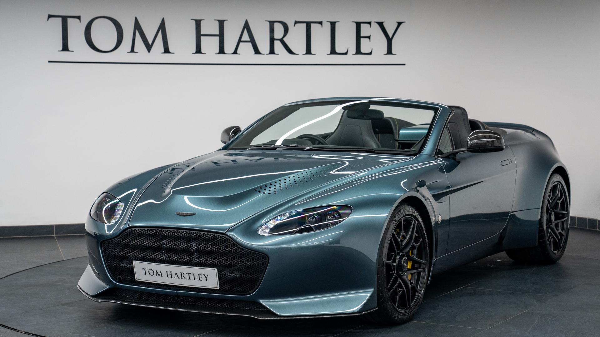 Aston Martin Vantage Photo 365e223f-5c52-4cd2-b027-e7fd79f2dbea.jpg