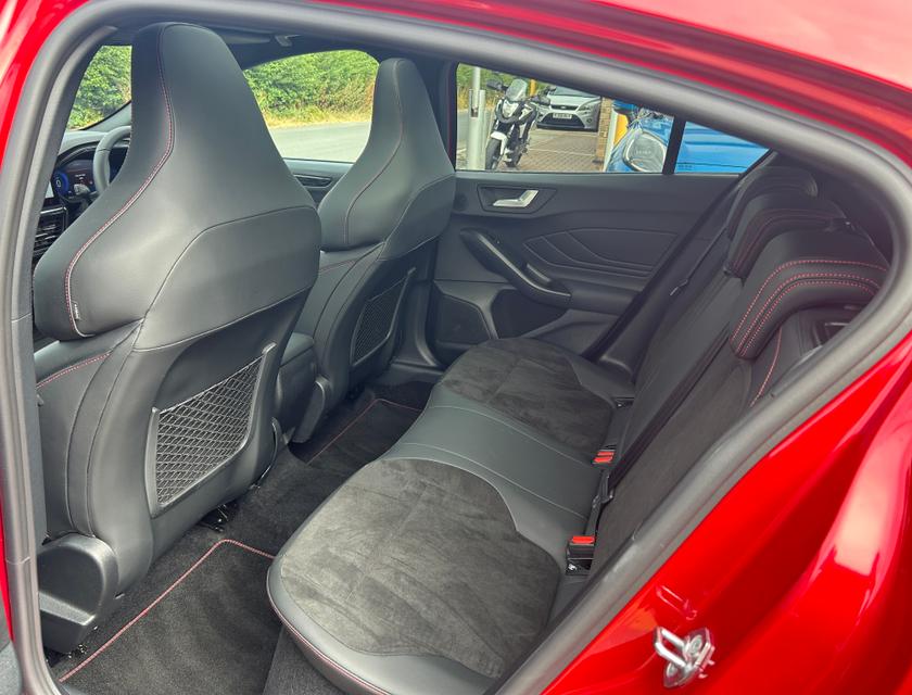 Ford Focus Photo 36723c92-3445-49c9-92ce-fe5159706f69.jpg