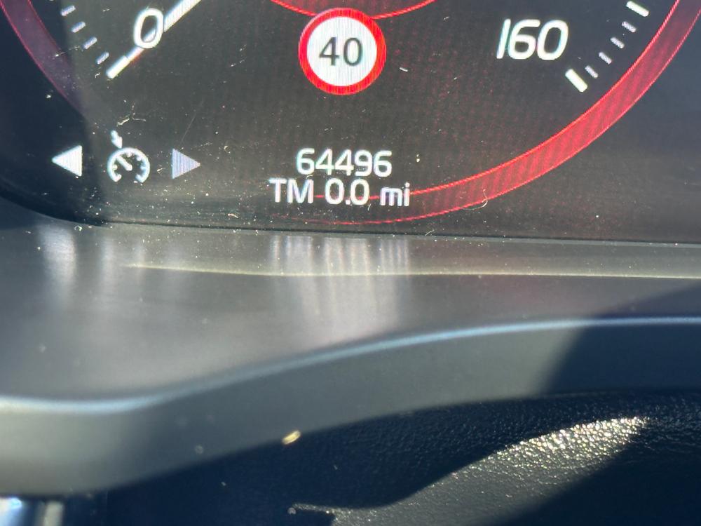 Used Volvo XC60 YN19JSO 37