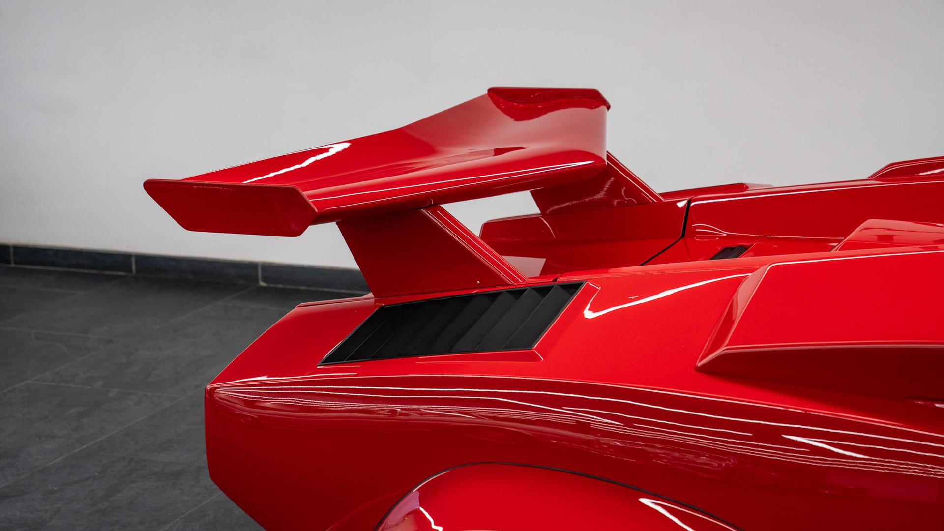 LAMBORGHINI Countach Photo 368cfe80-8837-4799-a9df-7075f53ebcdc.jpg