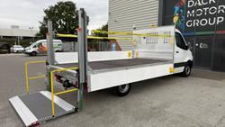 Mercedes-Benz Sprinter Photo 12