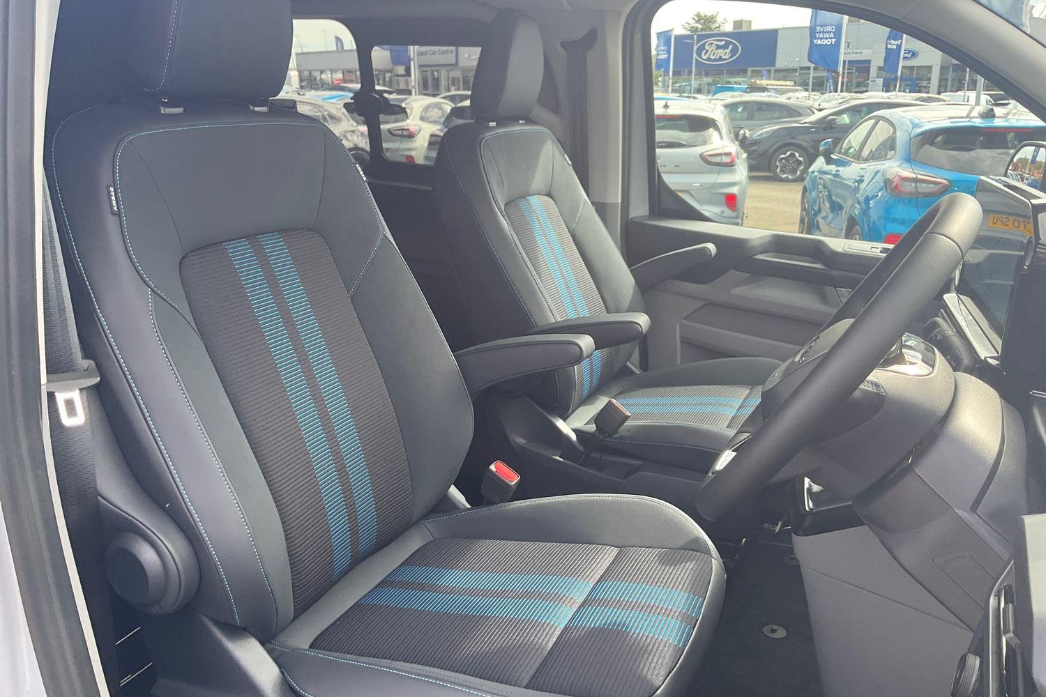 Ford TRANSIT CUSTOM Photo 38