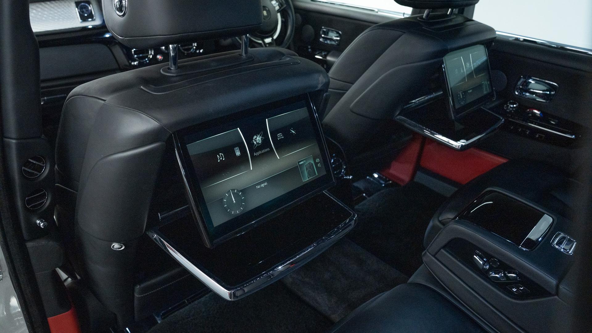 Rolls-Royce Phantom Photo 36b1d9c1-e999-435b-a1a0-f5ffa8fb0d4f.jpg