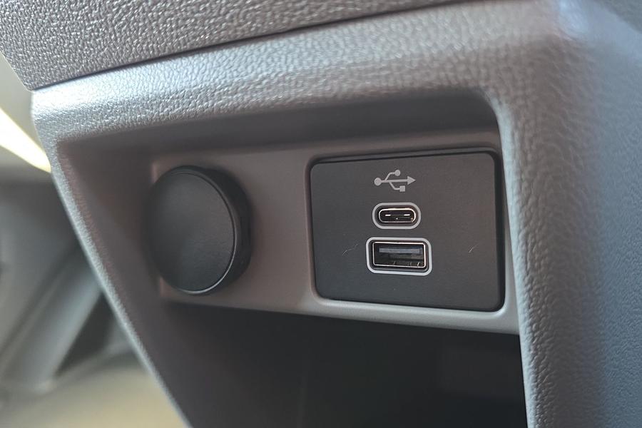 Ford TRANSIT CUSTOM Photo 36b330ef-37b6-41b2-9783-feb2d1377a03.jpg