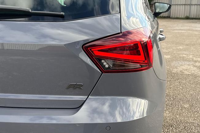 SEAT Ibiza Photo 18