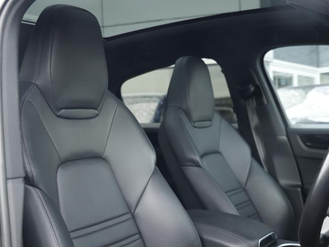 PORSCHE Cayenne Photo 15