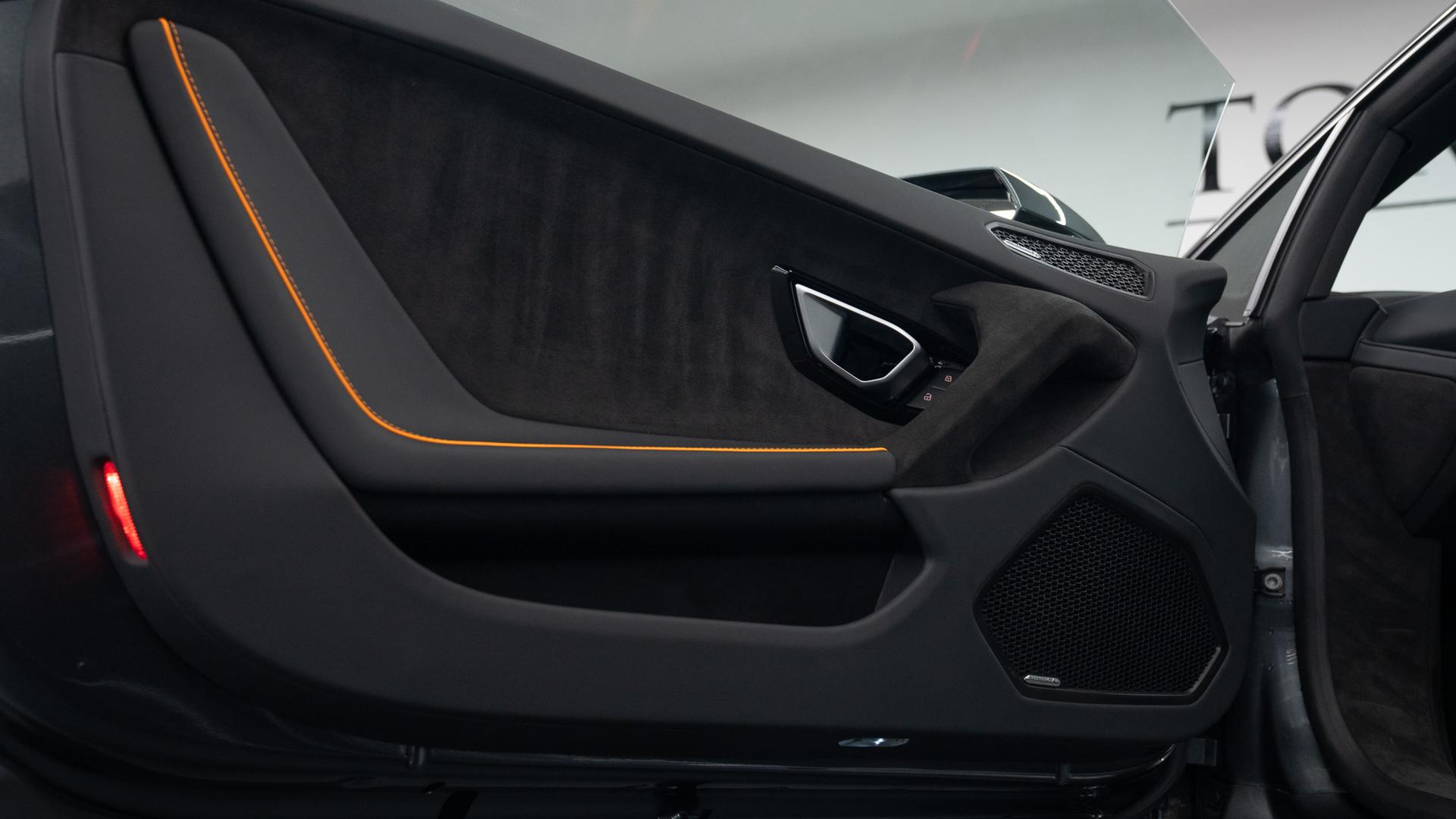 LAMBORGHINI Huracan Photo 36d7a2a2-7b24-49eb-bbdc-ef816f28f229.jpg