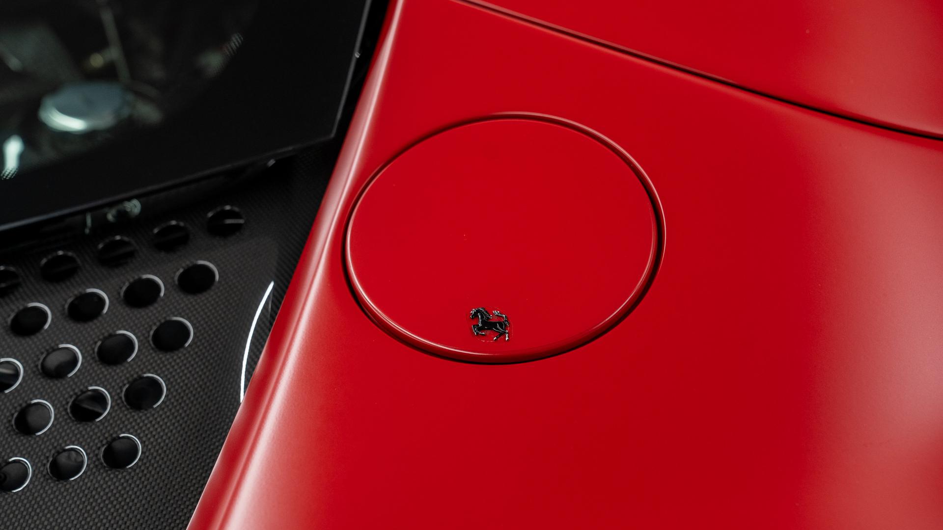 Ferrari SF90 Spider Photo 36ea5f43-70df-432d-88dd-e43c087dd5a6.jpg