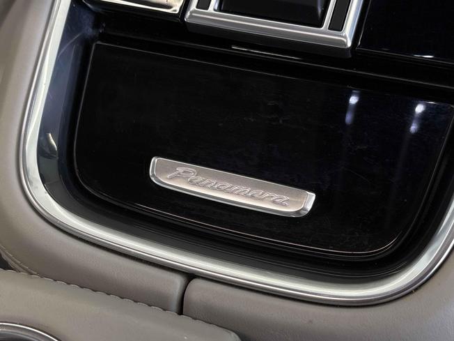 PORSCHE Panamera Photo 45