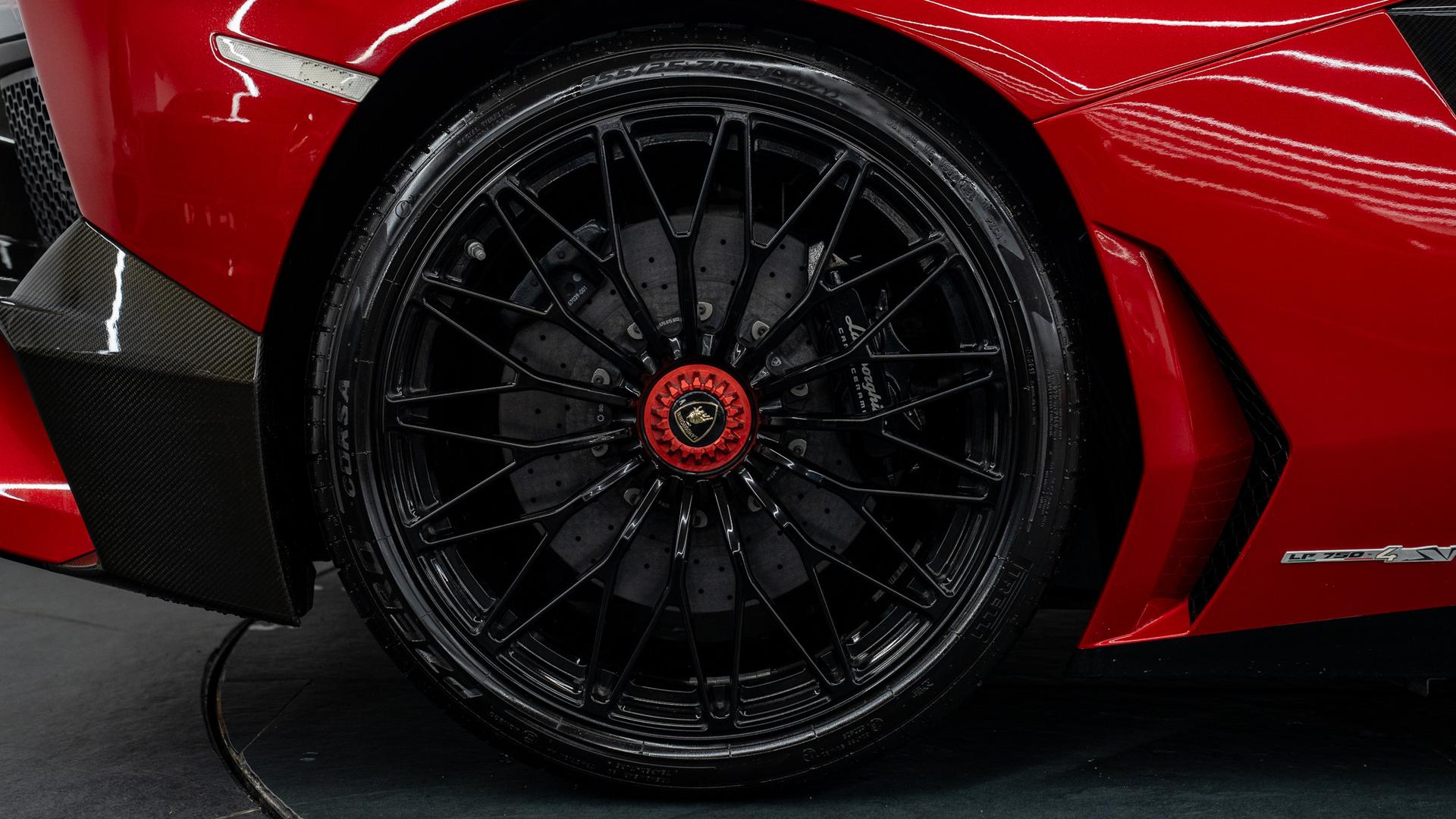 LAMBORGHINI Aventador Photo 3707fb53-798e-4fef-a3b5-d372978f07cf.jpg
