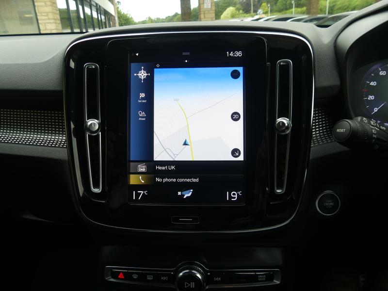 Volvo XC40 Photo 37098f1b-54b6-4ecd-91b0-a3eee89b8efd.jpg