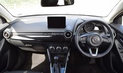 Mazda Mazda2 Photo 10