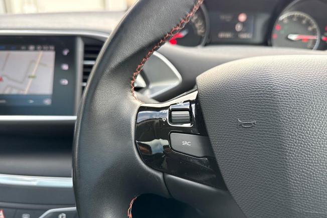 PEUGEOT 308 Photo 16
