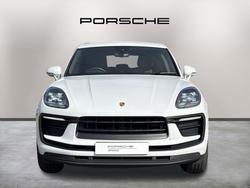 PORSCHE Macan Photo 2