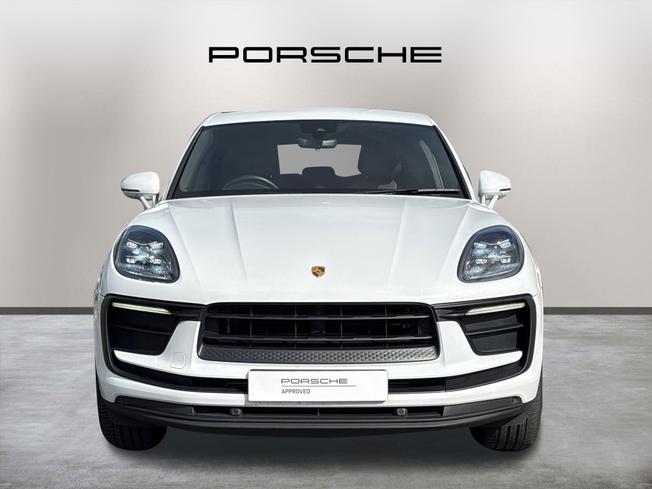 PORSCHE Macan Photo 2