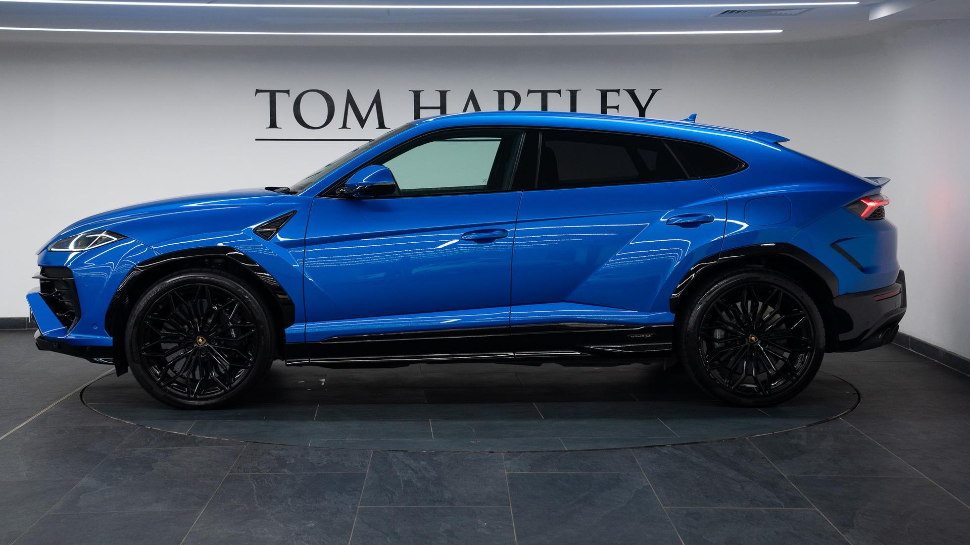 LAMBORGHINI Urus Photo 3736e0ad-6b0c-4695-9aa2-08c21fdc0457.jpg