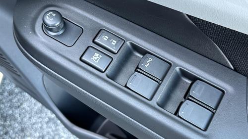 Suzuki Swift Photo 375a5ee1-d5c1-43f8-821e-2beebb43f2ce.jpg