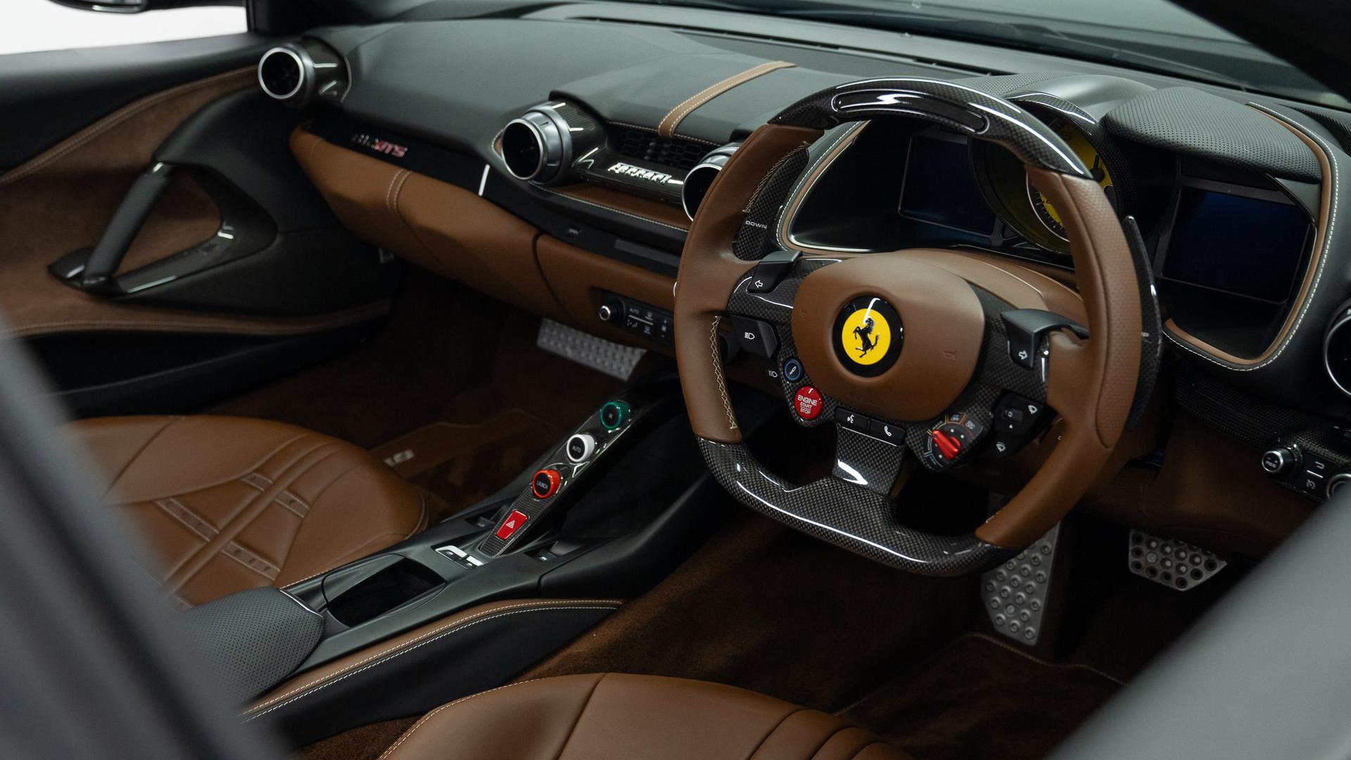 Ferrari 812 Photo 375d3c75-ecd2-43ab-8eae-a6785213f7b8.jpg