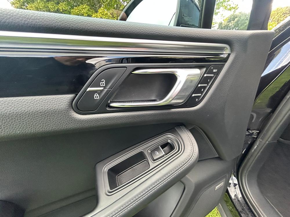 Used Porsche Macan YO72UHW 34
