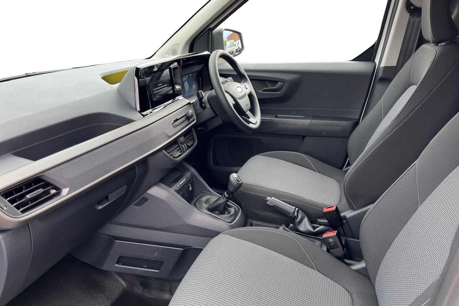 Ford TRANSIT COURIER Photo 3