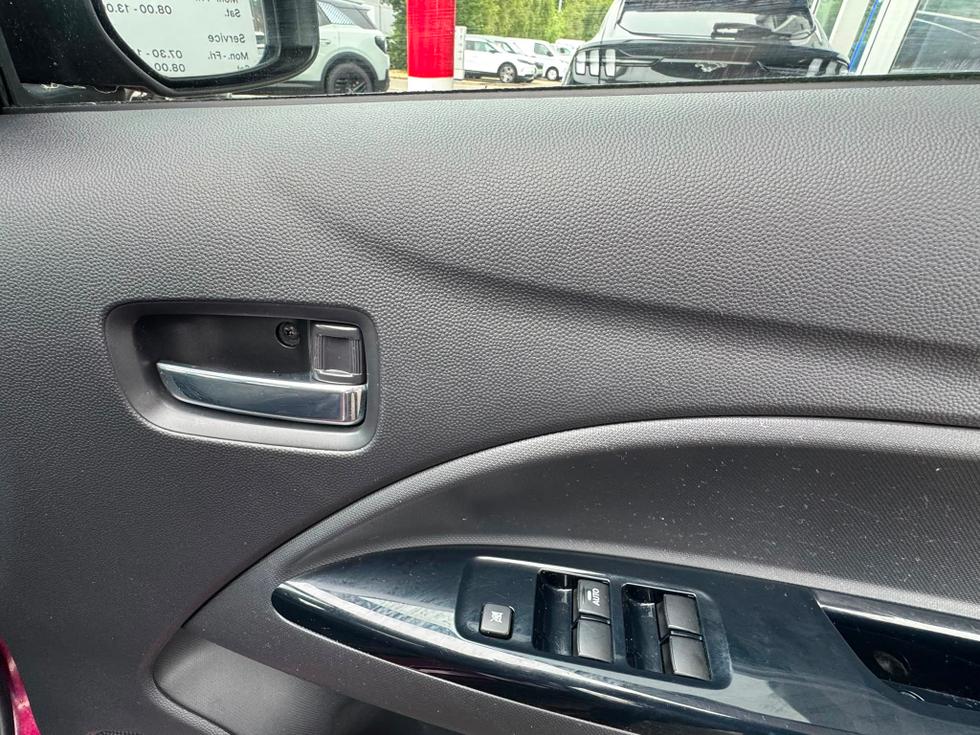 Mitsubishi Mirage Photo 378f3ea8-d874-424f-b065-18b7fd8ff56e.jpeg