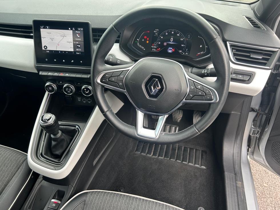Renault Clio Photo 378fead1-6cf3-47b2-918b-cc89d4471fda.jpeg