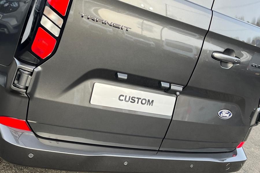 Ford TRANSIT CUSTOM Photo 3790791a-2a00-45ce-978f-dac17a1e2880.jpg