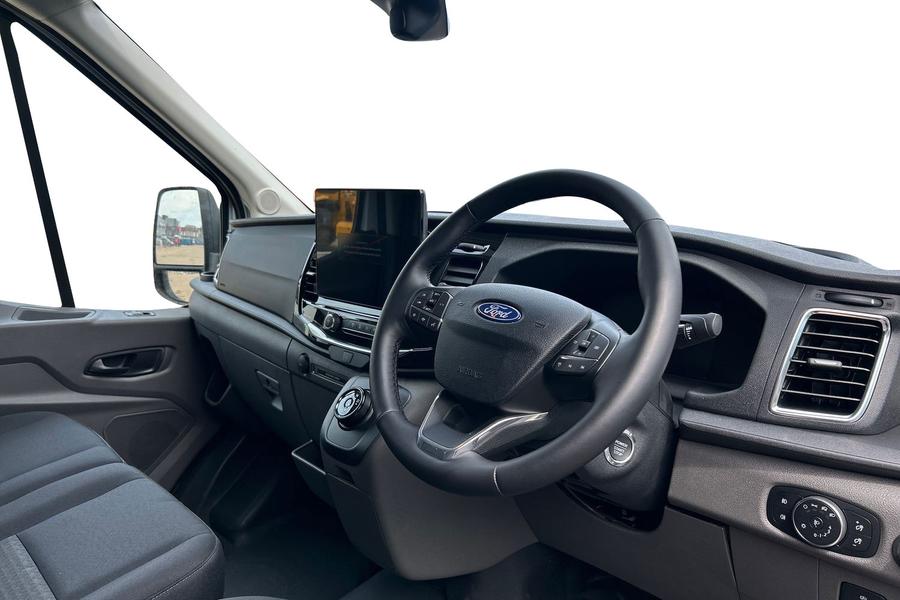 Ford E-TRANSIT Photo 379bdb25-55af-488d-b6f7-5f5eaf0a419c.jpg