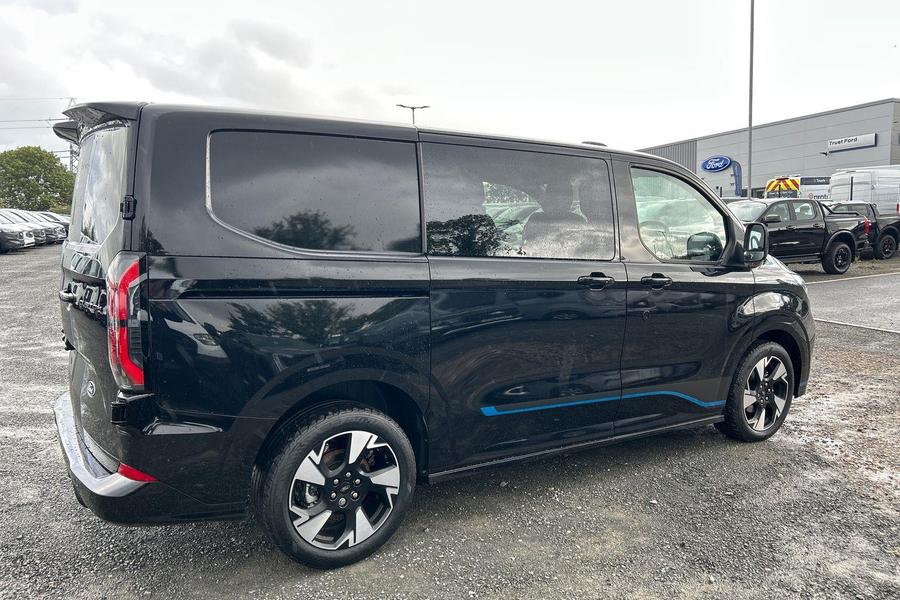 Ford TRANSIT CUSTOM Photo 37b21878-eb26-486a-a843-3a2b7937ad1e.jpg
