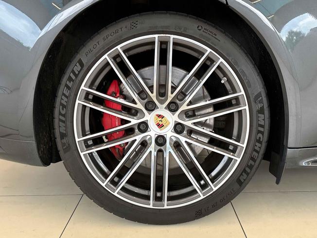 PORSCHE Panamera Photo 26